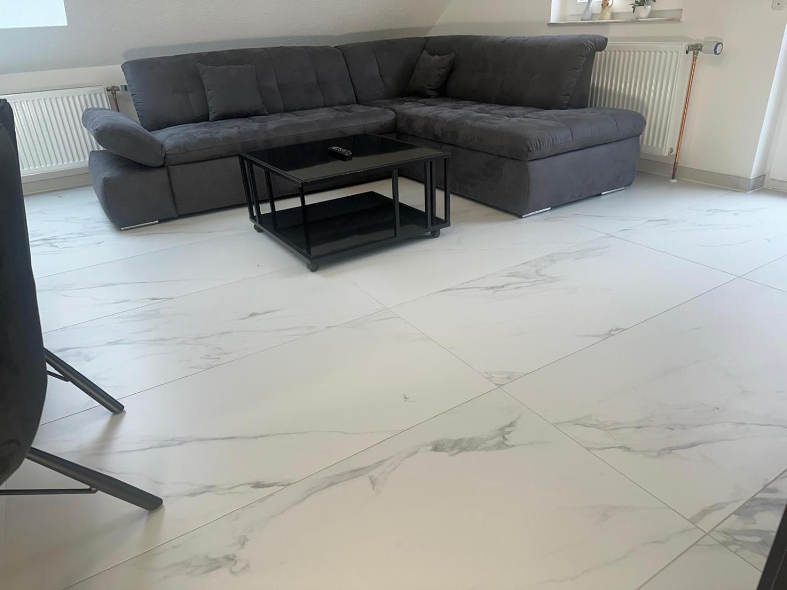 Flexible, Schoene Und Gut Aussehende Feriensuite 罗伊特林根 外观 照片