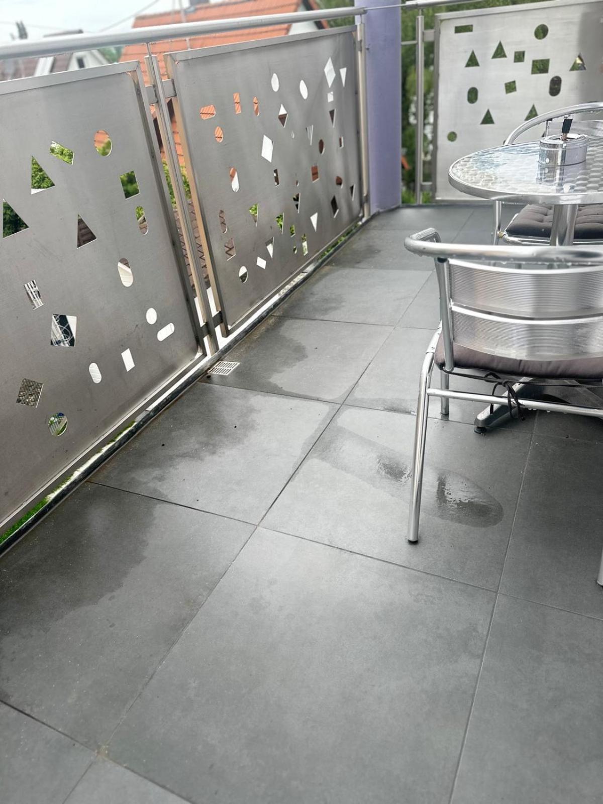 Flexible, Schoene Und Gut Aussehende Feriensuite 罗伊特林根 外观 照片
